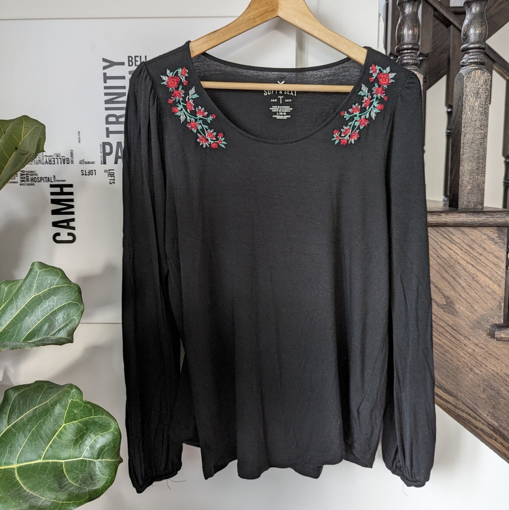 American Eagle soft long sleeve shirt